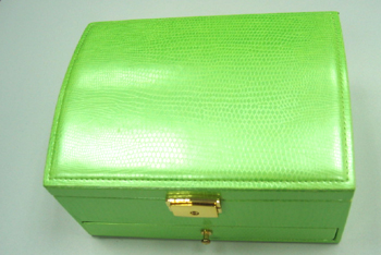 Mother's day gift shop wholesaler supply fashion lady's hard jewelry box with animal skin design in apple green color  