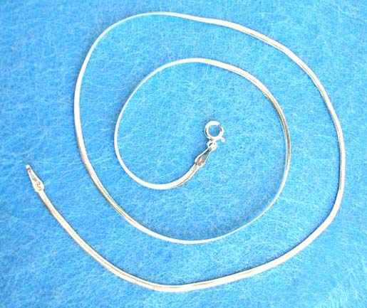 :Sterling silver orient style snake necklace with spring ring clasp