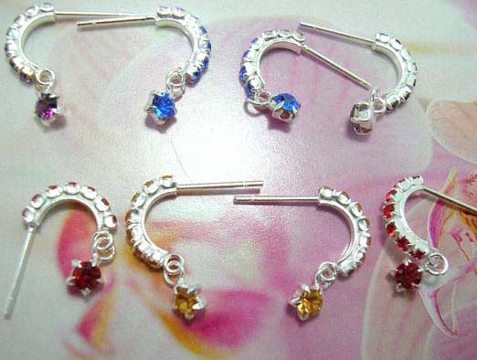 Sterling silver stud yellow cz earring with C shape and flower pattern                