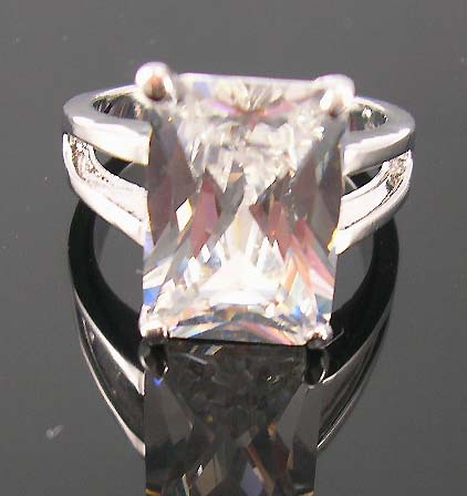 New arrival high design cubic zirconia wedding & anniversary ring jewelry at wholesale price, princess cut clear diamond cz ring
