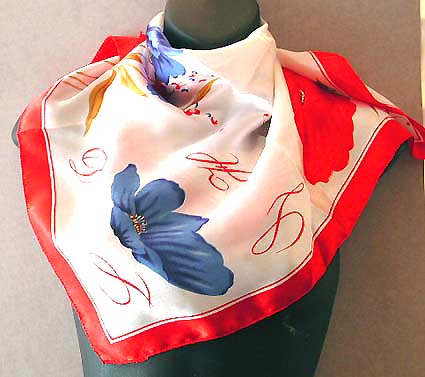 New arrival scarf fashion wholesale distribute polyester neck chief in red edge with red and blue color flower design 