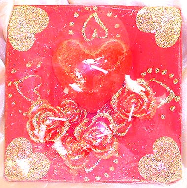 Seasonal candle shop online giftware wholesale in ceramic clay made of heart-shaped red candle 