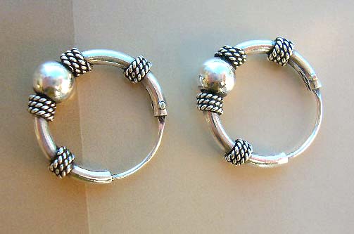 Wholesale Bali jewelry fashion - sterling silver earrings with mini triple loop decor sided with a beaded motif in middle