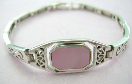 Mother-of-pearl jewelry lady holiday gift supplier distribute sterling silver bracelet with rectangular pink mother of pearl in middle 