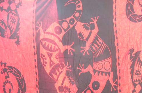Sarongs online retail shop distributes imported designs, Red gecko decorated beach balinese dress wrap