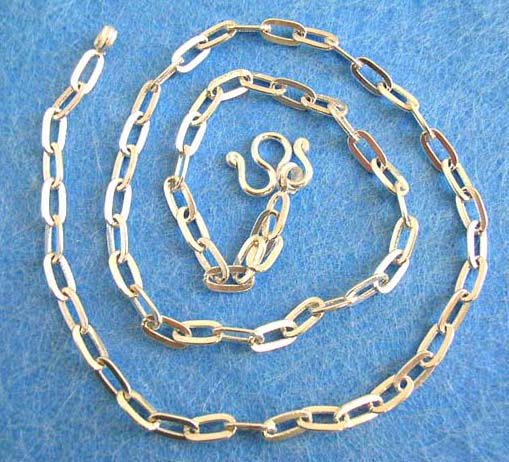 :925.sterling silver charm chain with M shape clasp       